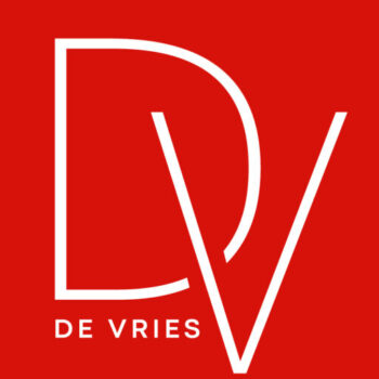 de Vries Logo